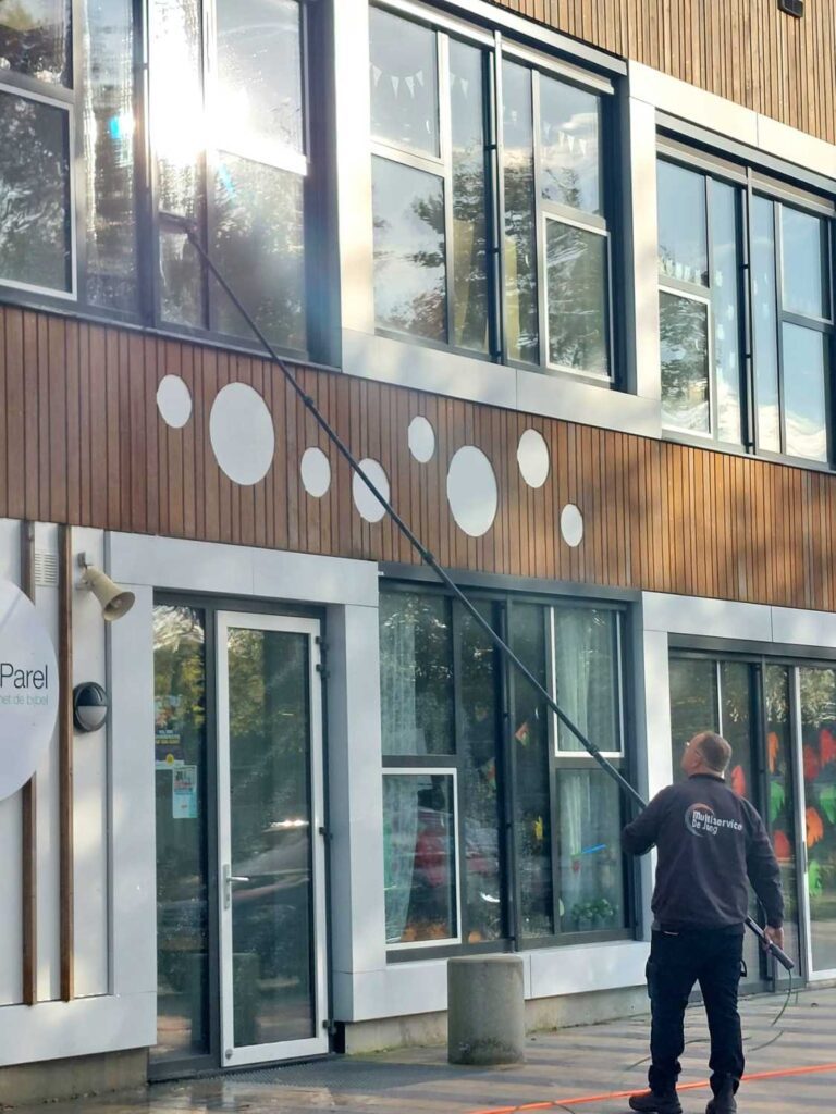 Ramen reinigen van basisschool De Parel